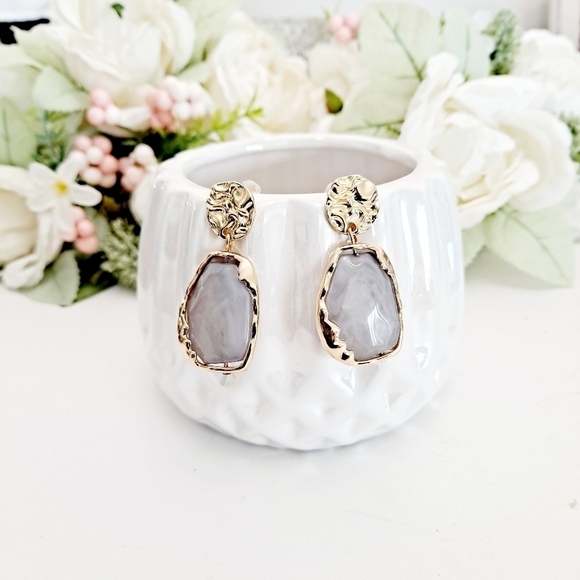 💖 2/$30 Boho Gold grey stone dangle cocktail party formal going out earrings - Picture 5 of 12